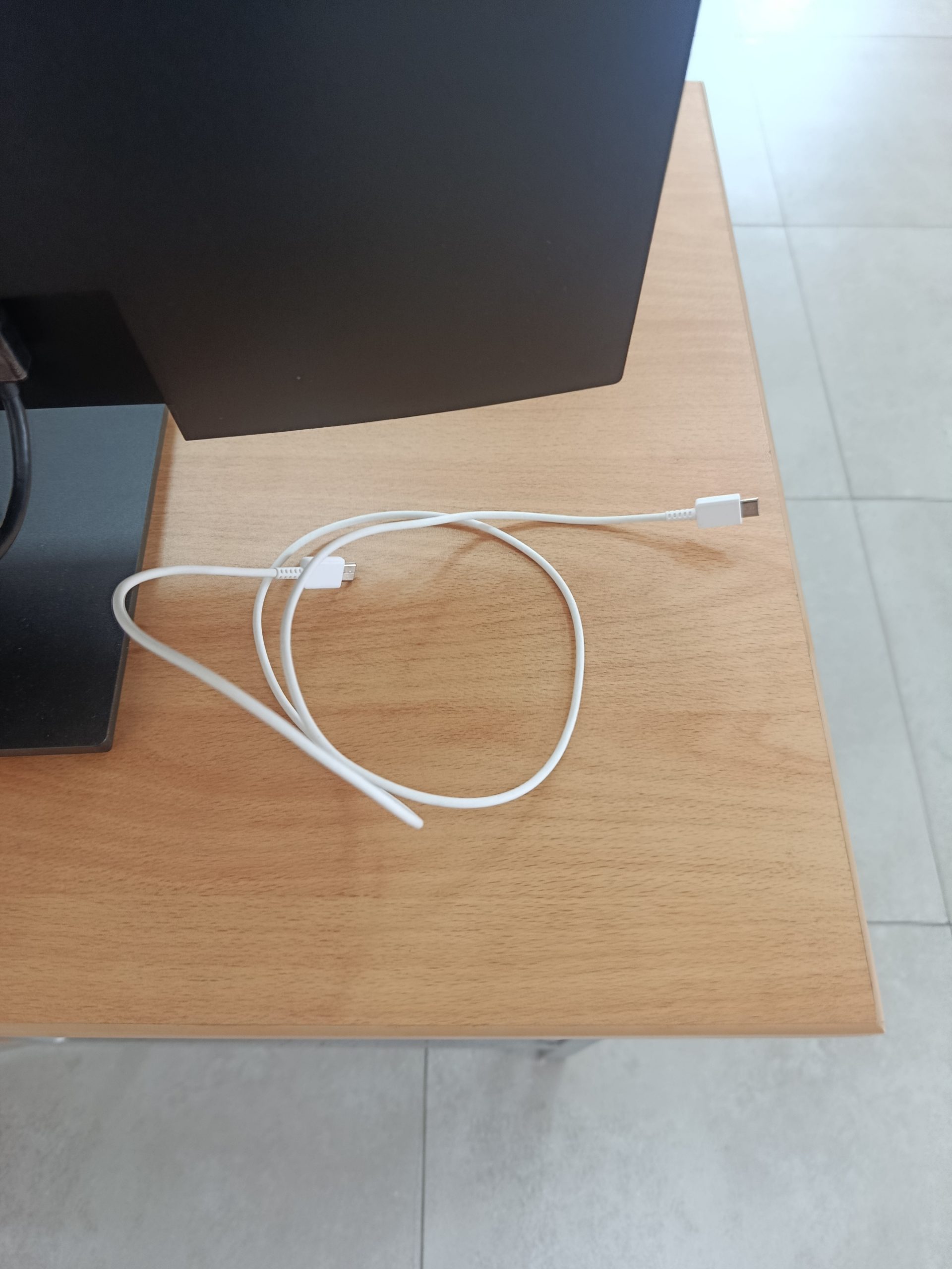 Cable c